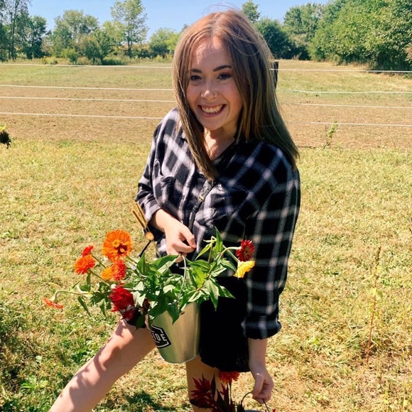 Meet your Posher, Amy - Picture 1 of 1